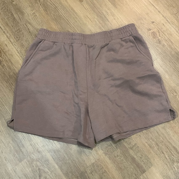 Dynamite Sweat Shorts - Picture 1 of 3